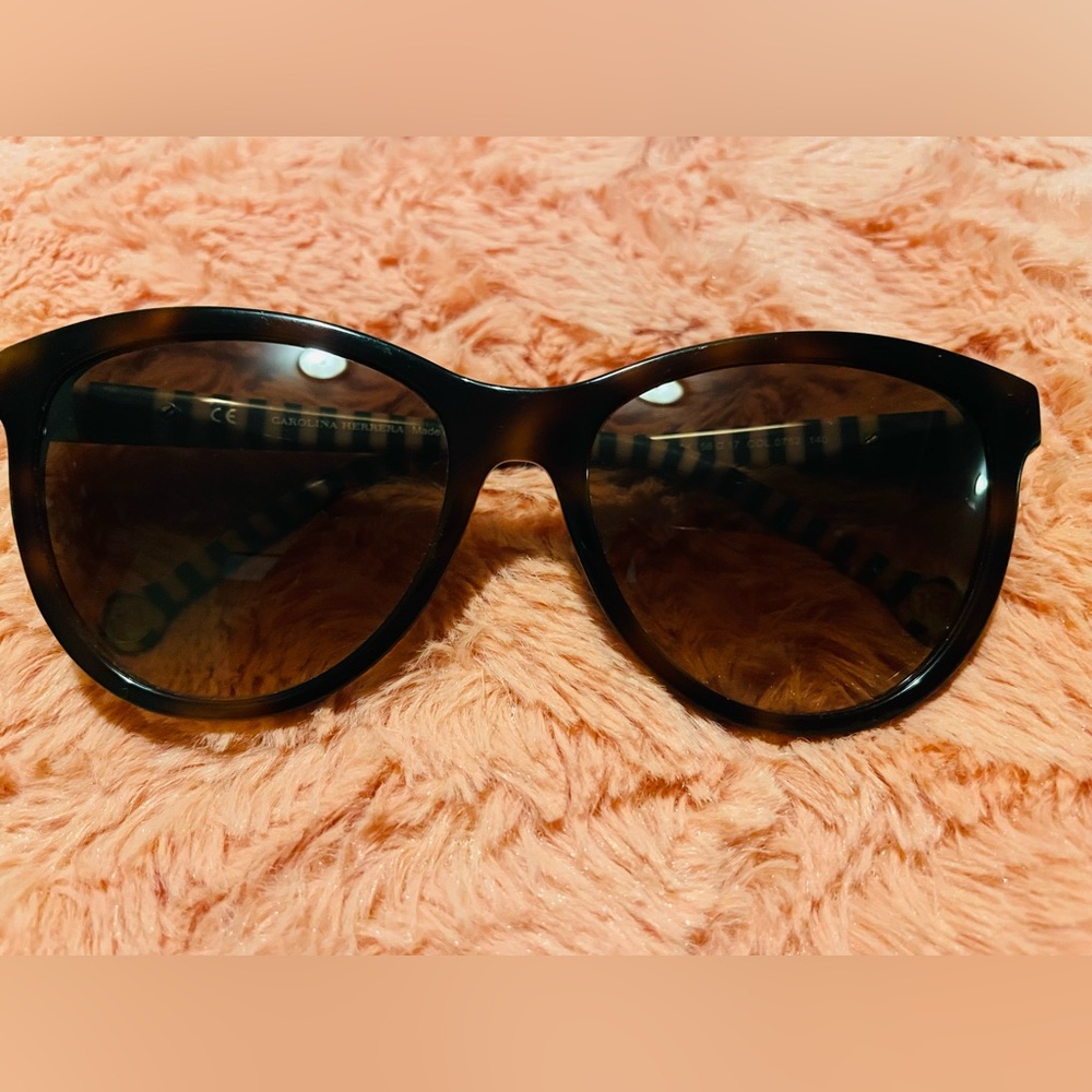 Carolina Herrera Brown Cat-Eye Sunglasses SHE892K 56 17